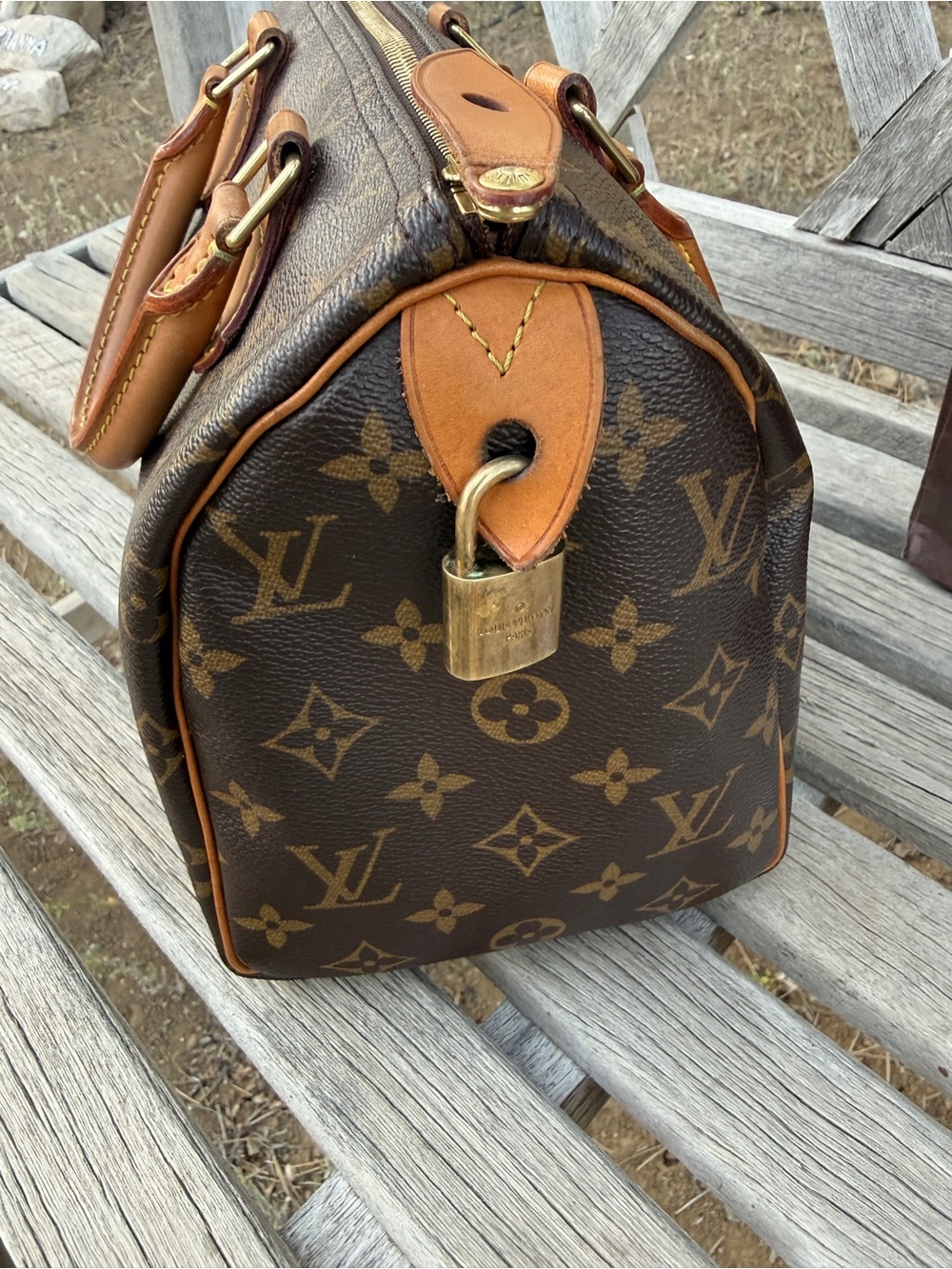 Authentic Louis Vuitton Monogram Speedy 25 - Picture 7 of 15